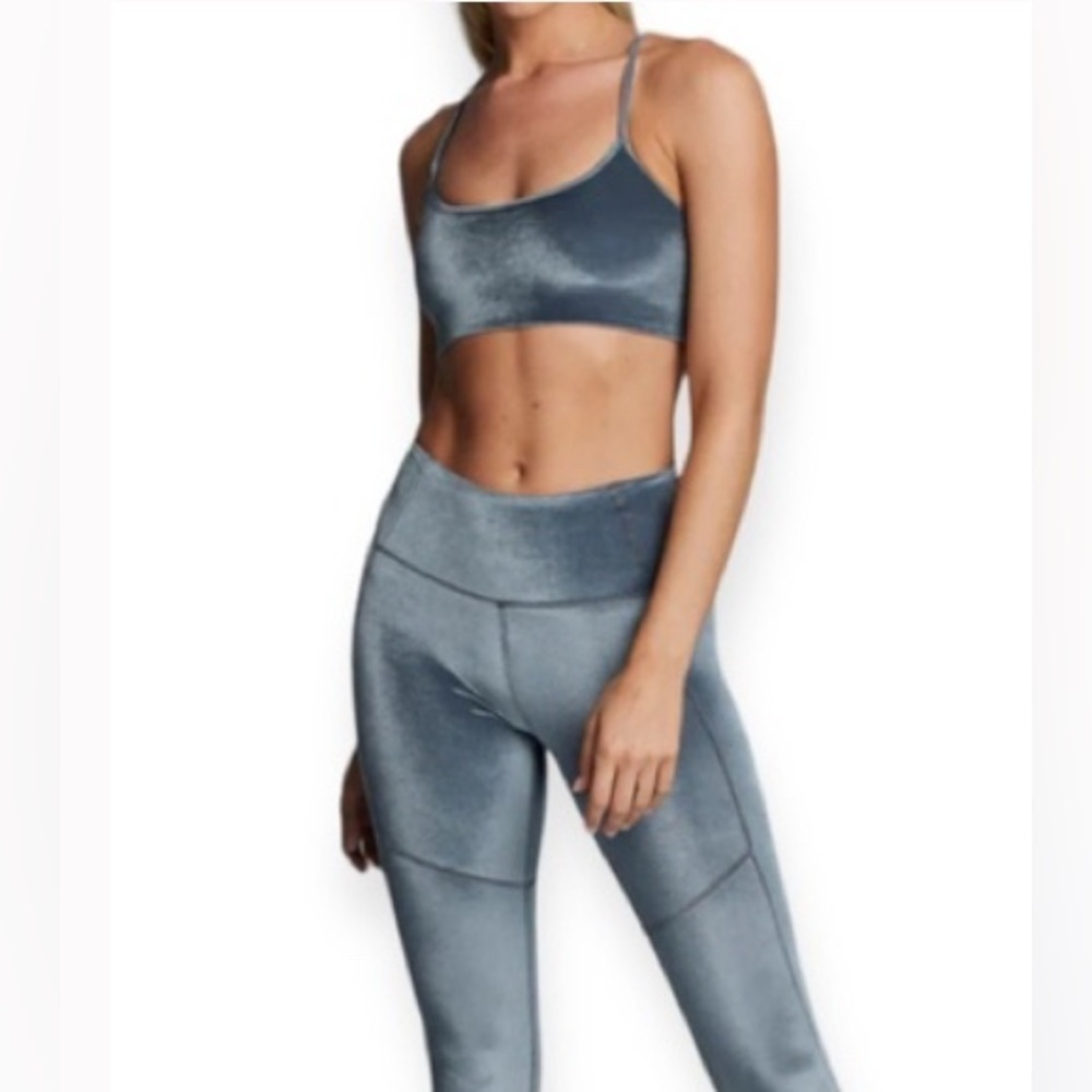 Greyson Elara Stretch Velvet Sports Bra Size L Anthracite Yoga Pilates Athletic - Picture 2 of 9